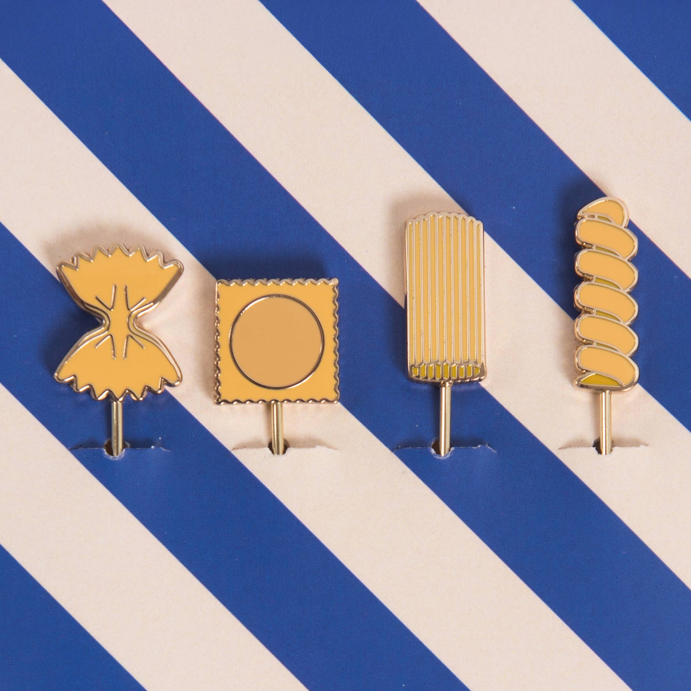 Berkeley Belt Bag in color Moss