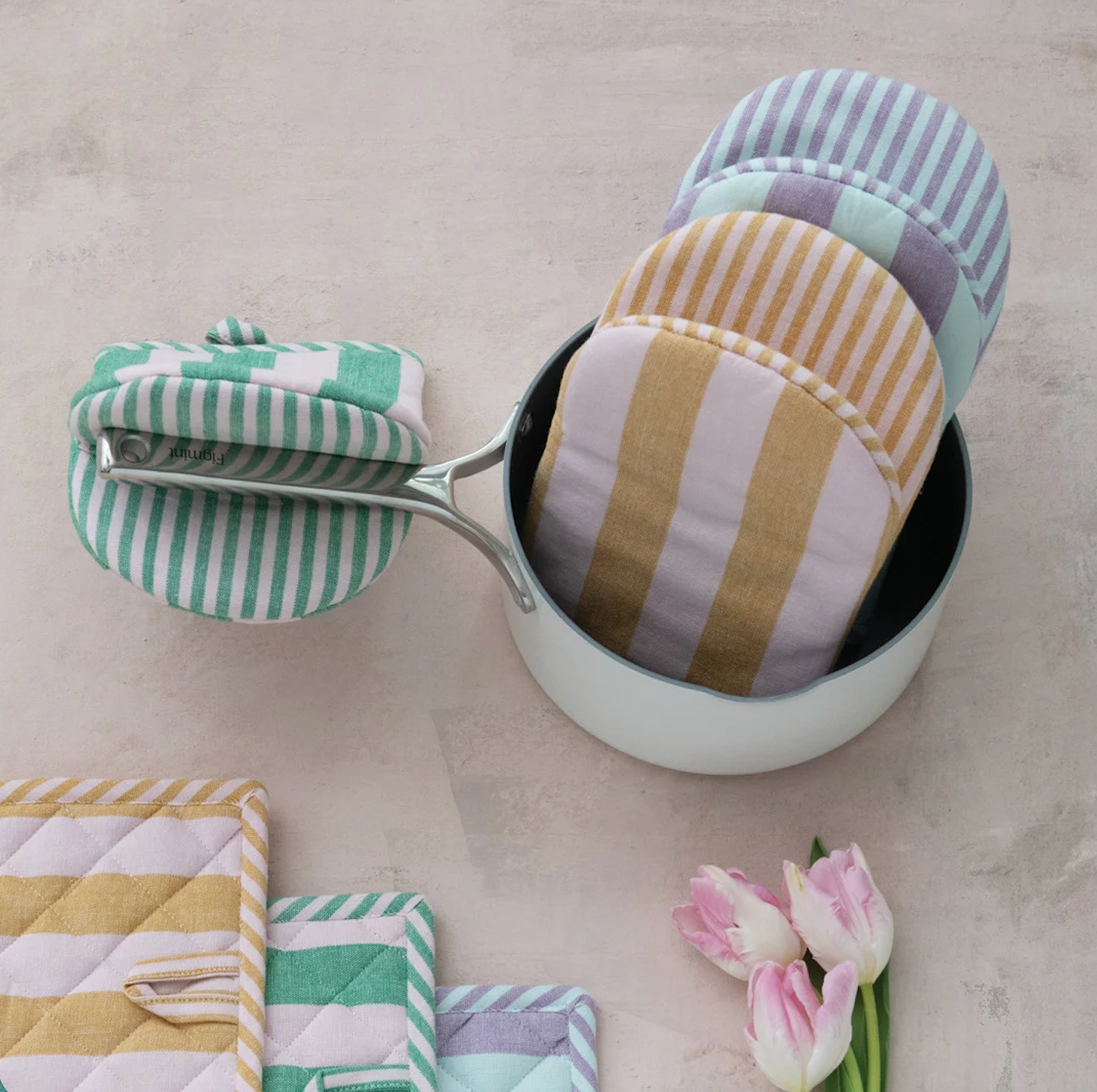 Dolly Stripe Oven Mitt