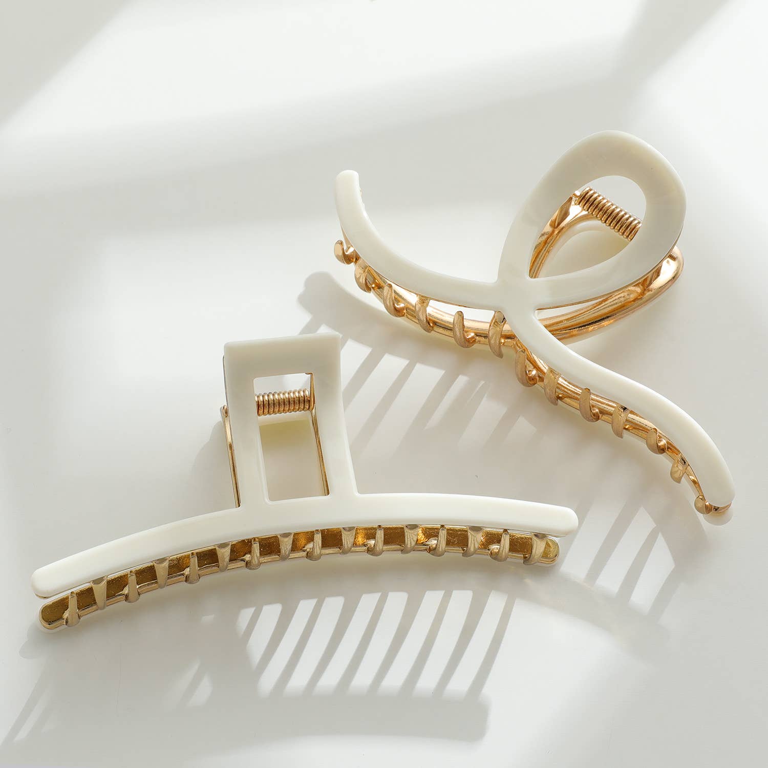 Vera Ivory Gold Claw Clip
