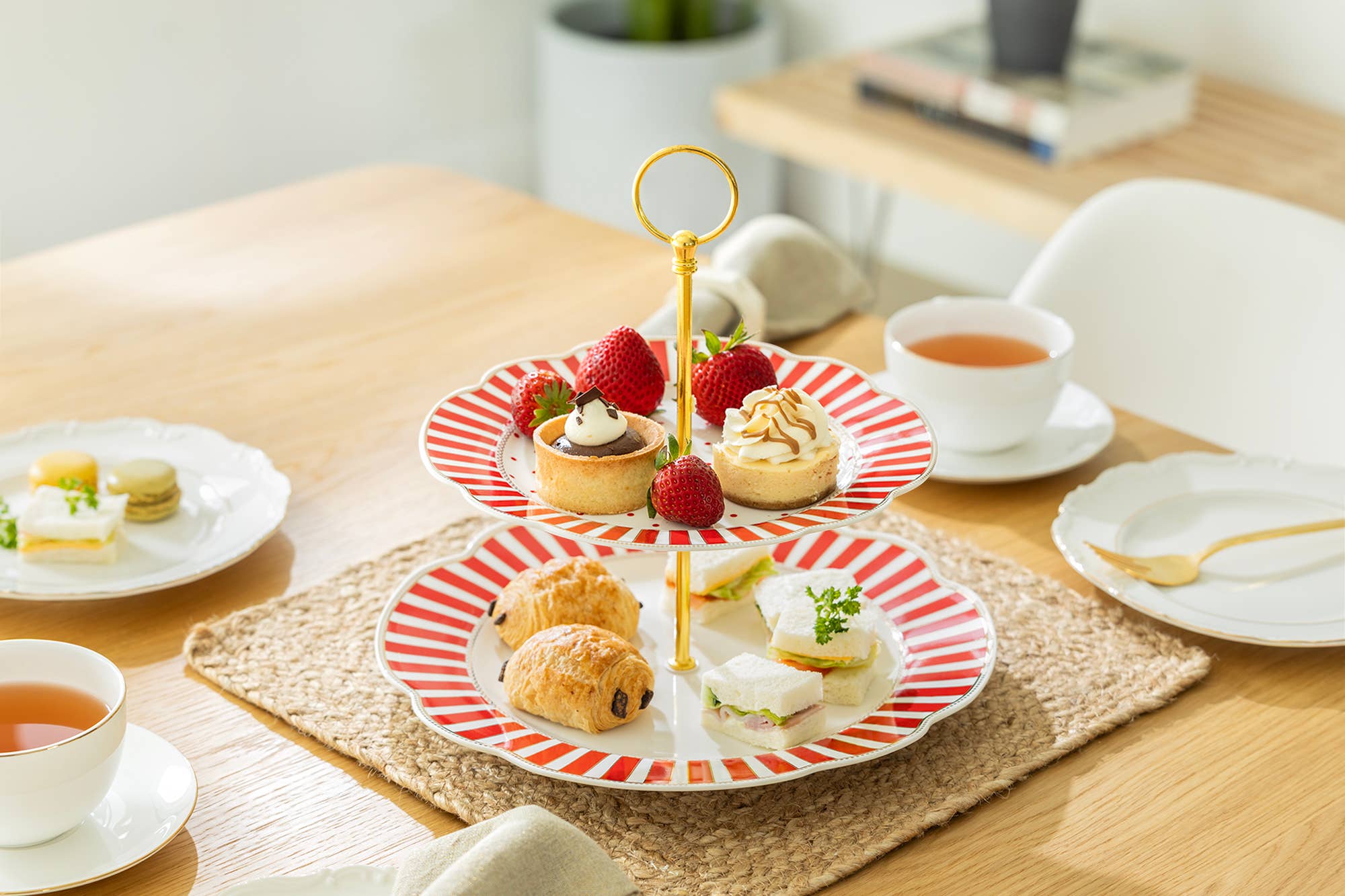 Stripe and Dot 2-Tier Server