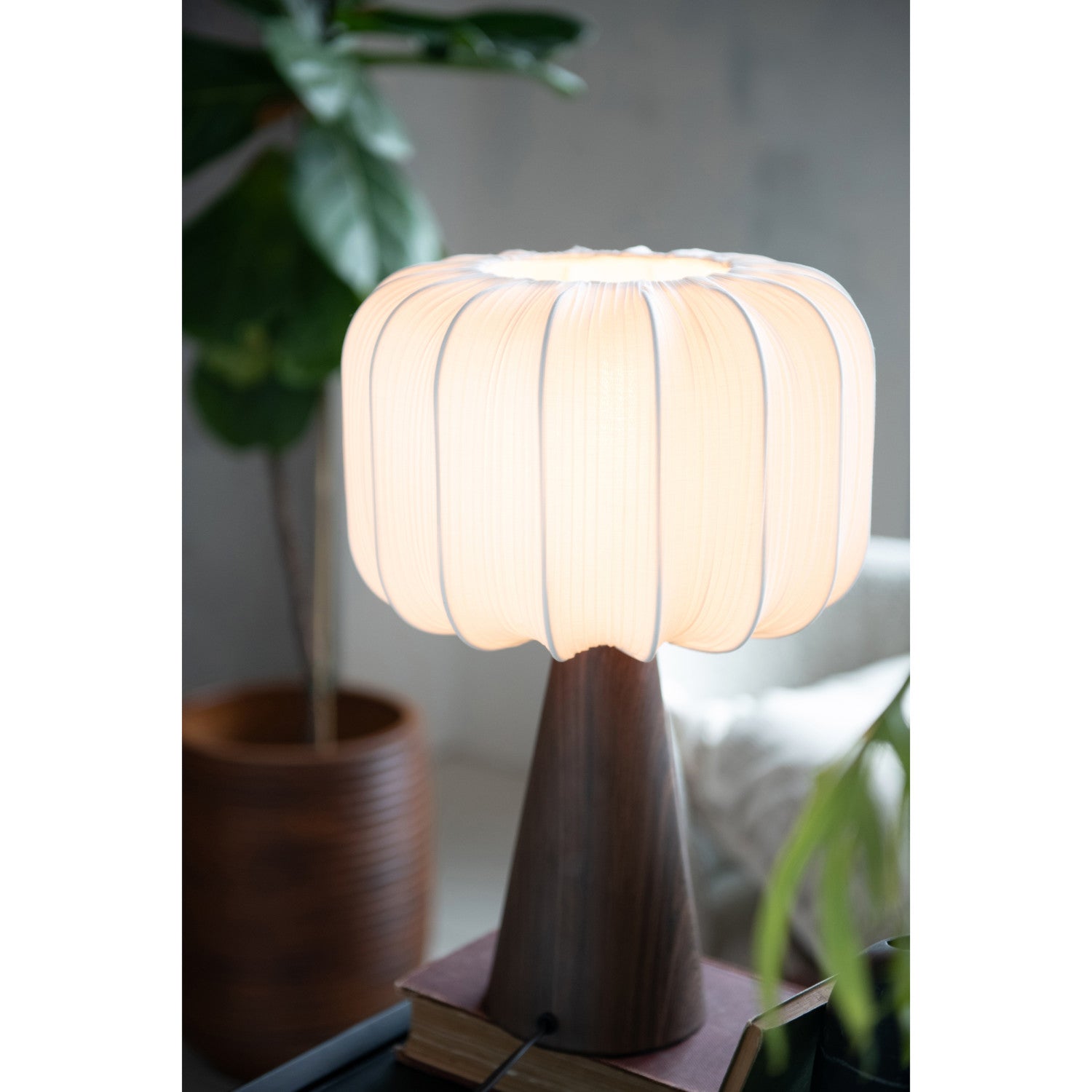 Pleated Fabric Table Lamp
