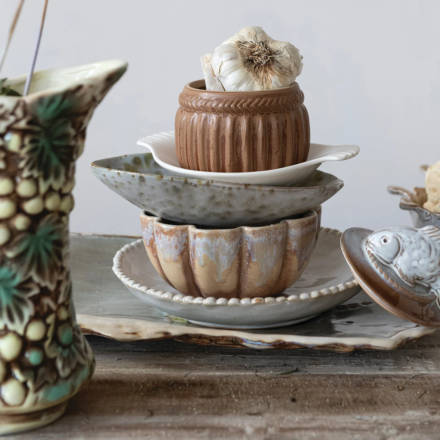 Stoneware Fluted Scalloped Bowl